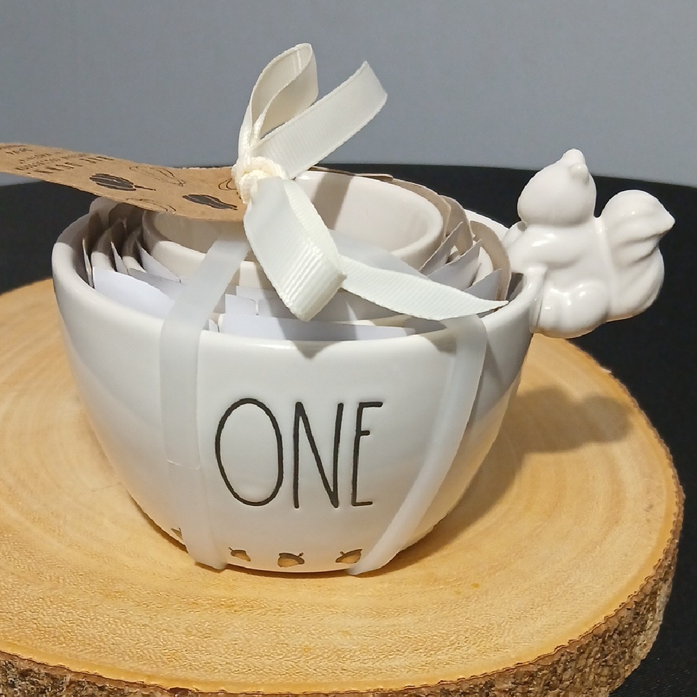 Rae Dunn Set of 4 Measuring Cups with Mini Squirrel Details NWT - Picture 6 of 7
